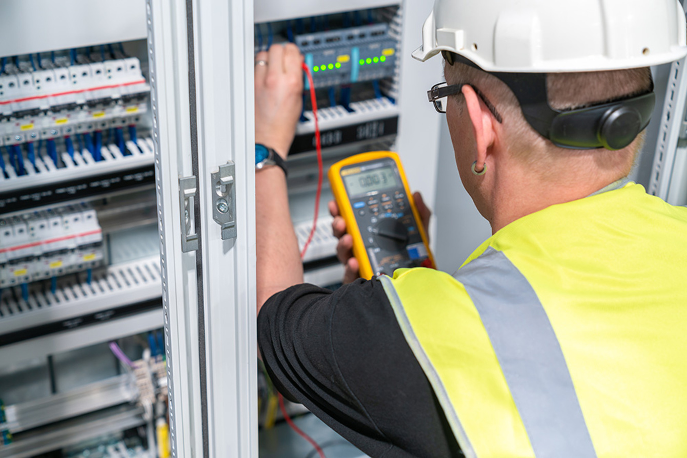 Elektroanlagen-Kontrolle bei Elektrohandel Hohmann in Solms, Lahn